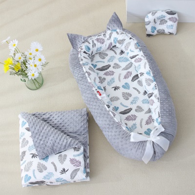 Lit de bébé Doudou velours pliant portatif avec courtepointe