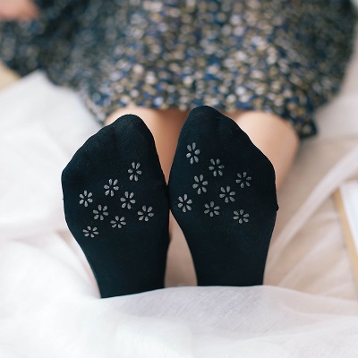 Chaussettes femmes dentelle silicone antidérapant paon laine