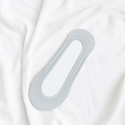 Chaussettes pour femmes couleur brillante soie glacée fond de coton bouche peu profonde Silicone antidérapant