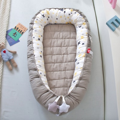 Berceau pliant portable avec coussin entièrement déchargeable