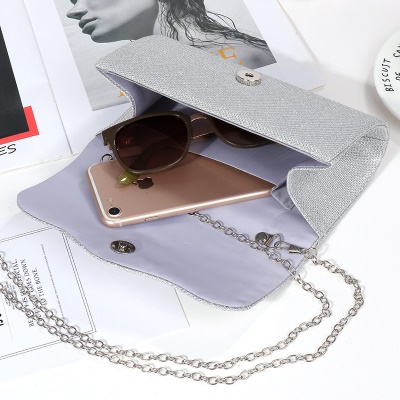 Sac à bandoulière personnalisé incrusté de diamants