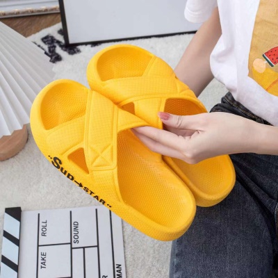 Babouches pour hommes avec sangle croisée fond souple PVC