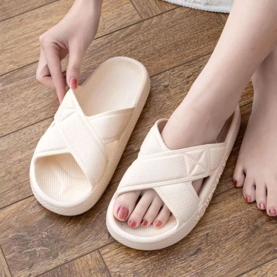 Babouches pour hommes avec sangle croisée fond souple PVC