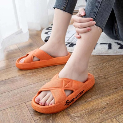 Babouches pour hommes avec sangle croisée fond souple PVC