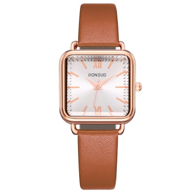 montre cuir de vache avec étanche petit verre lisse