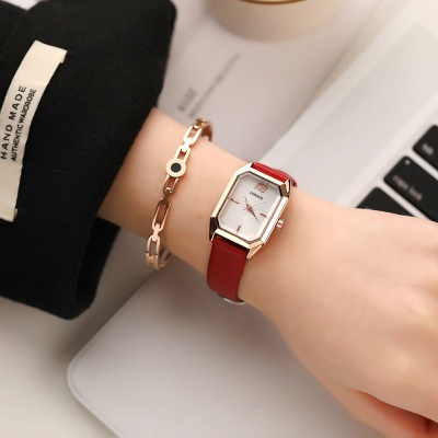 Montres pour dames cadran rectangulaire aiguilles chiffres mouvement à quartz