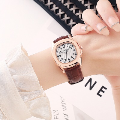 Montres pour dames chiffres gravés bracelet en cuir imperméable
