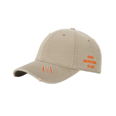 Casquette à visière en coton uni troué
