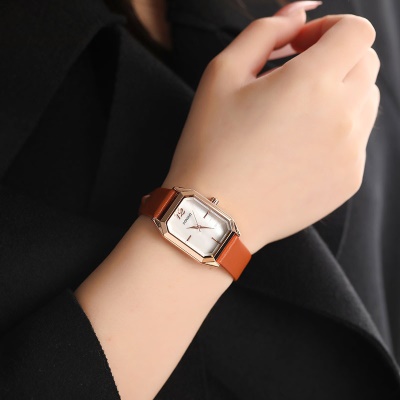 Montres pour dames cadran rectangulaire aiguilles chiffres mouvement à quartz