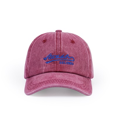 Faire une vieille casquette de baseball chapeau neutre à capot souple