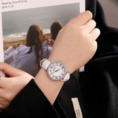 montre chiffres romains ceinture avec diamants