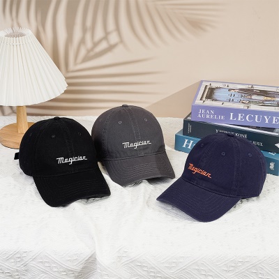 Casquette à visière lettre brodée en coton lavé réglable