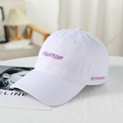 Casquette à visière brodée en coton