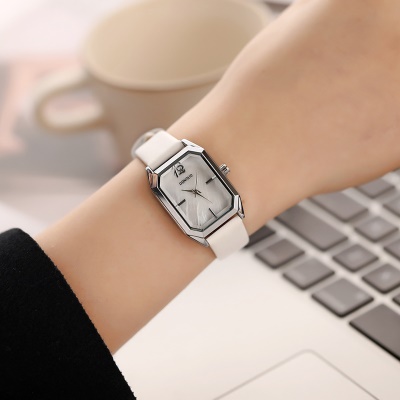 Montres pour dames cadran rectangulaire aiguilles chiffres mouvement à quartz