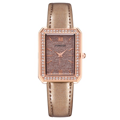 Montre pour dames avec diamant cadran carré bracelet en cuir nacré