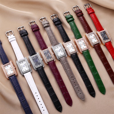 Montres pour dames chiffres romains carrés aiguilles bracelet en cuir de vache