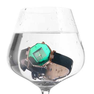 Montres pour femmes losange miroir bracelet en cuir véritable alliage de zinc