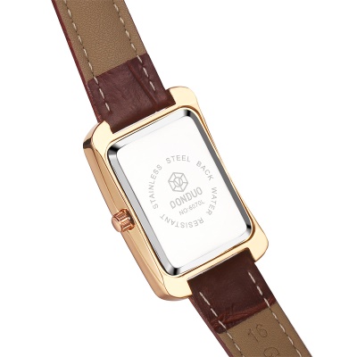 Montres pour dames chiffres romains carrés aiguilles bracelet en cuir de vache