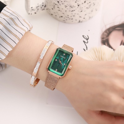 Montres dames cadran carré en alliage de zinc placage sous vide bande maille