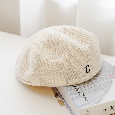 Casquette polyvalente en béret tricoté