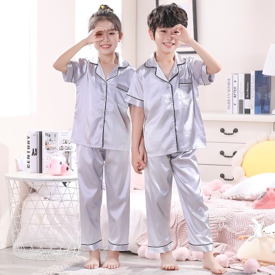 Pyjama pour enfants deux pièces en soie de glace manches courtes et poches de cravate