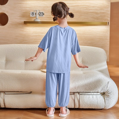 Pyjama 2 pièces en tissu modal bleu à motif vertical