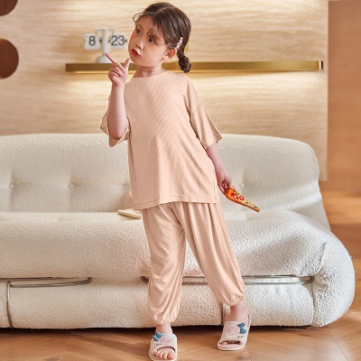 Pyjama pour enfants deux pièces en tissu modal à motif vertical couleur unie
