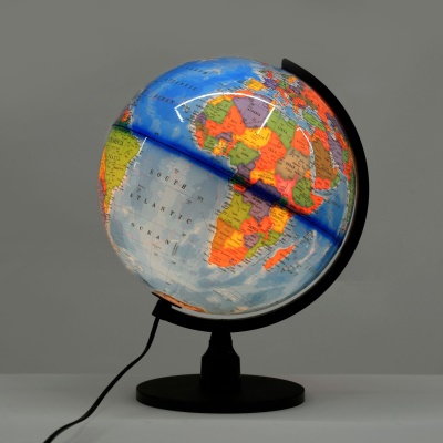 Globe entièrement en plastique 32cm avec lumière