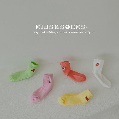 Chaussettes pour enfants Chaussettes brodées avec petites fleurs