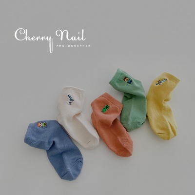 Chaussettes pour enfants Chaussettes brodées avec petites fleurs