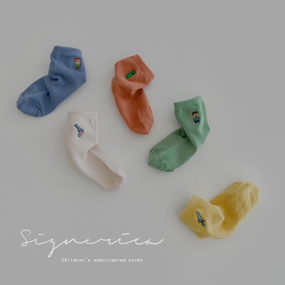 Set de 5 pièces de chaussettes pour enfants bande dessinée brodée couleur unie coton