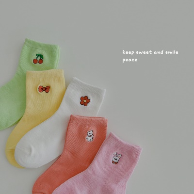 Chaussettes pour enfants Chaussettes brodées avec petites fleurs