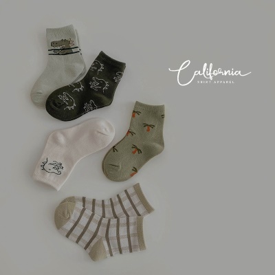 Set de 5 pièces de chaussettes pour enfants motif de dessin animé rayé coton