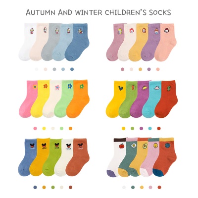Chaussettes pour enfants en coton Chaussettes pour enfants bande dessinée brodée