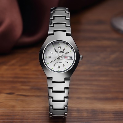 Montre en quartz montre acier tungstène couleur acier étanche bande d'acier