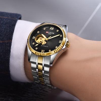 Montres mécaniques bracelet en acier tendance pour les hommes