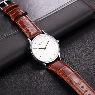 Montres à quartz avec bracelet en cuir