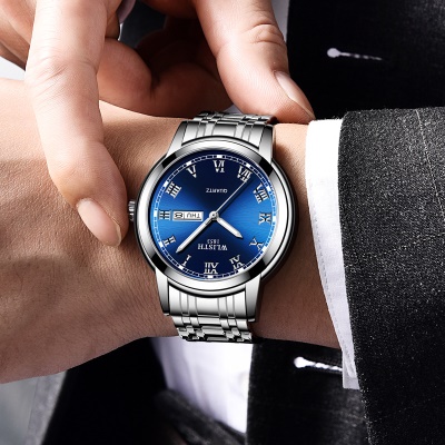 Montre à quartz imperméable à l'eau avec bracelet en acier lumineux