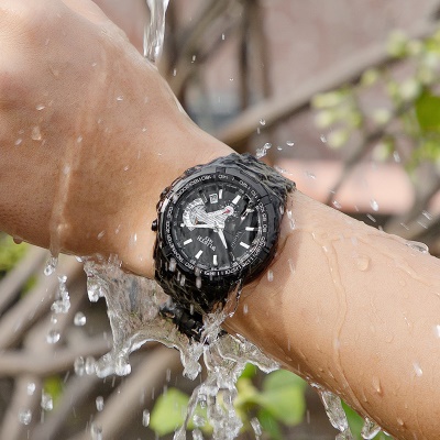 WLISTH Montres pour hommes avec des aiguilles lumineuses boucle déployante bracelet en acier