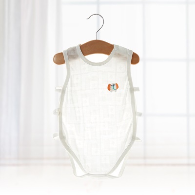 Combinaison bébé en maille respirante avec boutons-pression sur les épaules évidés sur les côtés