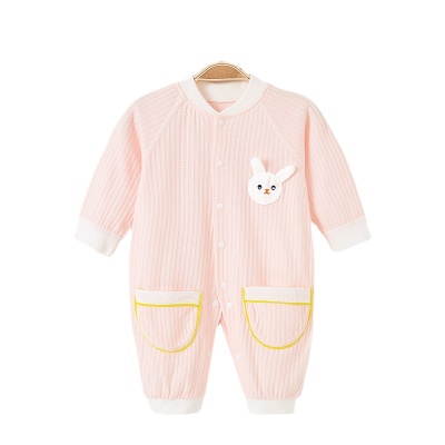 Combinaison bébé en coton doux et respirant à lignes verticales