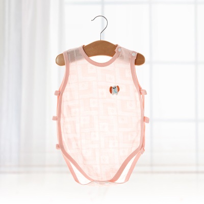 Combinaison bébé en maille respirante avec boutons-pression sur les épaules évidés sur les côtés