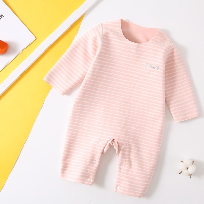 Combinaison pour bébé rayures en fibres chimiques et boutons mélangés