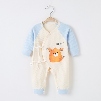 Combinaison bébé en coton cartoon imprimé avec patte oblique