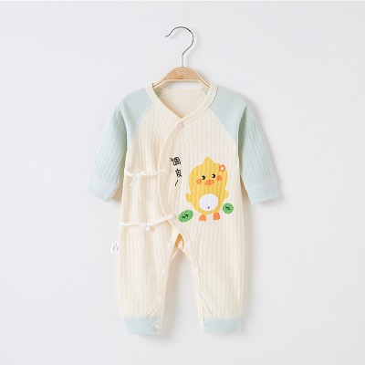 Combinaison bébé en coton cartoon imprimé avec patte oblique