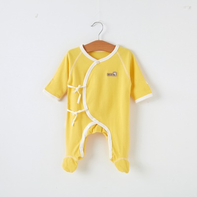 Combinaison bébé avec lanière en coton imprimé