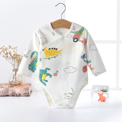 Combinaison bébé en coton double patte biseautée et boutonnage simple