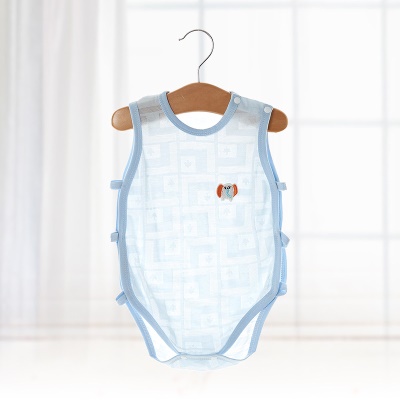 Combinaison bébé en maille respirante avec boutons-pression sur les épaules évidés sur les côtés