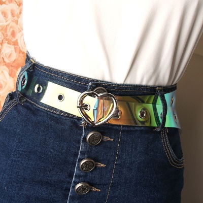 Ceinture pour femmes en forme de coeur Boucle tête éblouissante en plastique