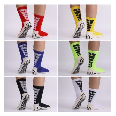 Chaussettes de football à tube moyen distribuées antidérapantes, absorbant la transpiration et résistantes à